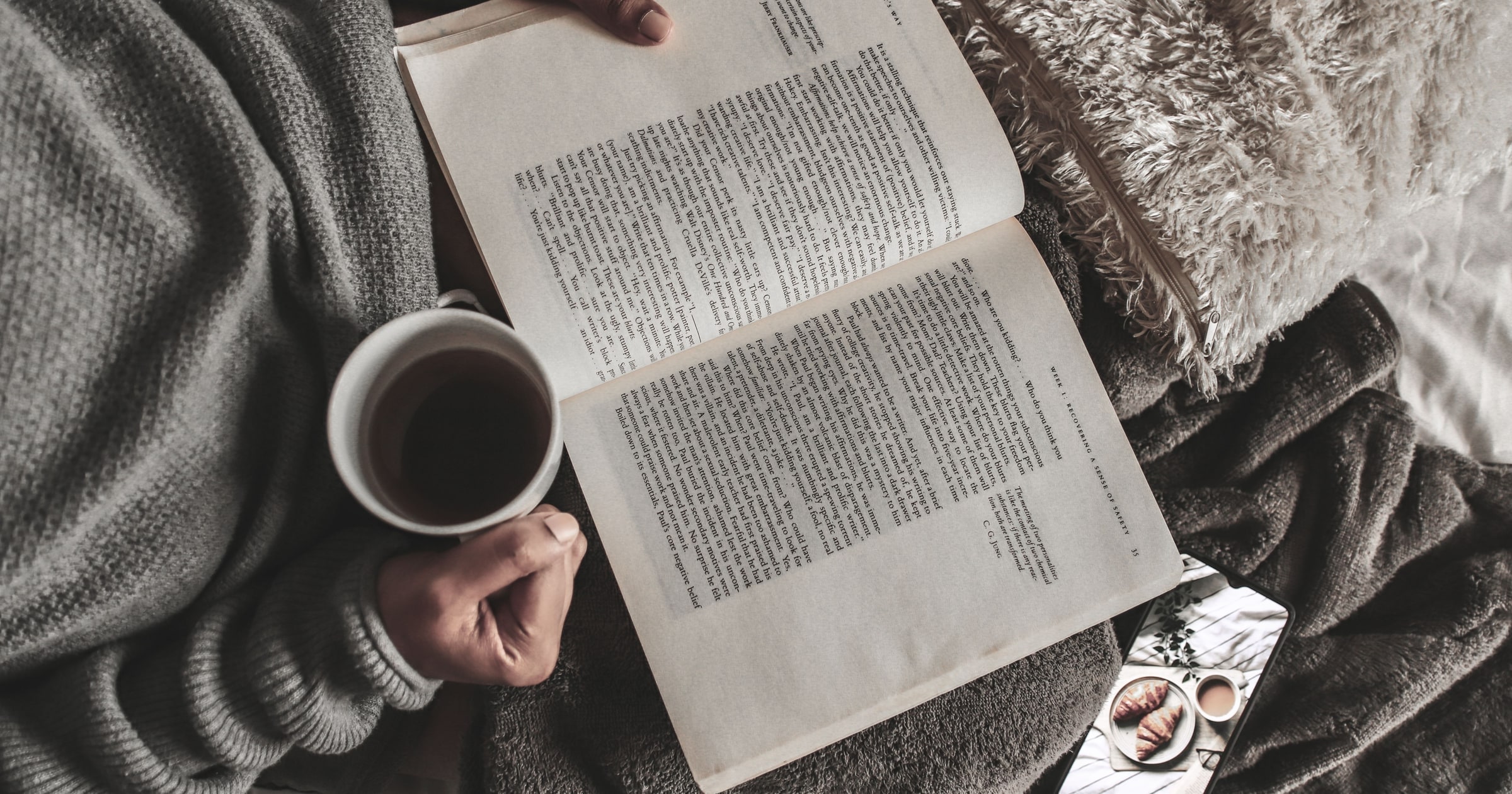 Cover image for Sustained Reading Is Becoming a Luxury Good